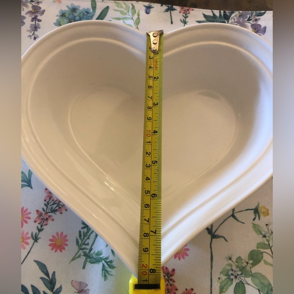 Brand new .Beautiful porcelain swirl heart bowl perfect for Valentine! - Picture 5 of 7